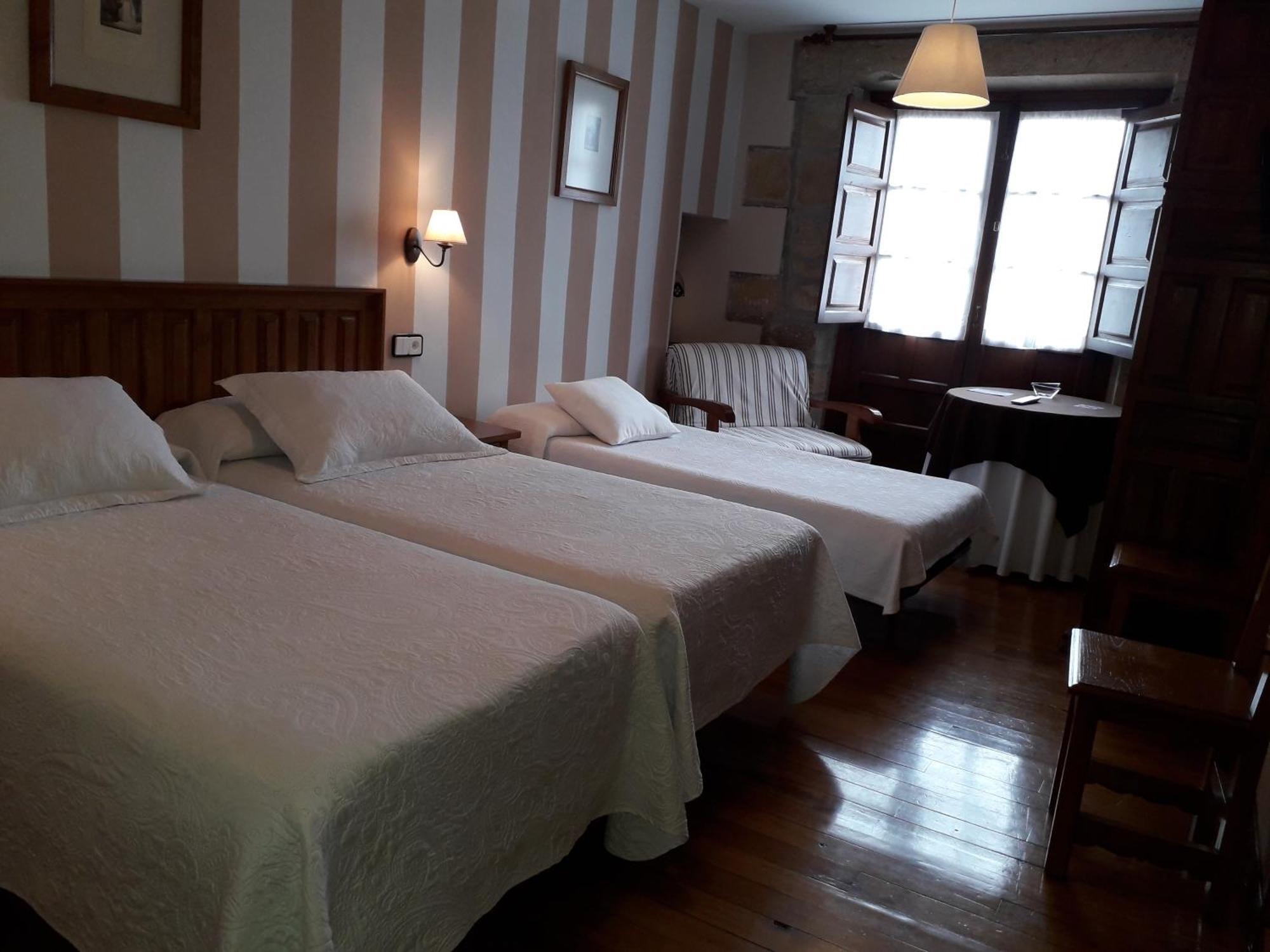 Posada Santa Juliana Bed & Breakfast Santillana del Mar Oda fotoğraf